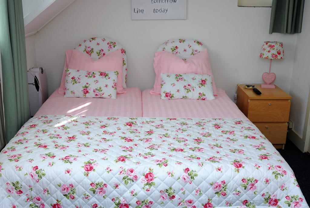 Bed And No Breakfast Joy Bed and Breakfast Noordwijk Exteriör bild