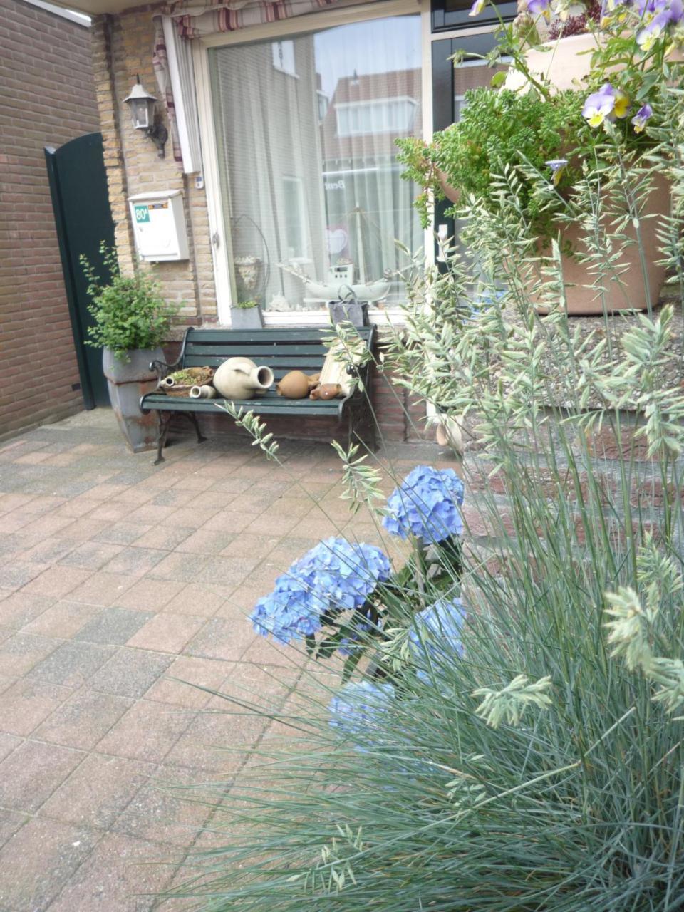 Bed And No Breakfast Joy Bed and Breakfast Noordwijk Exteriör bild